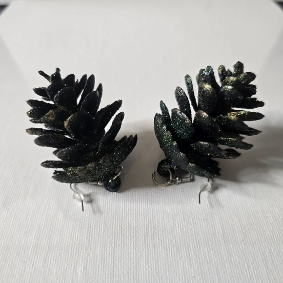 HANDCRAFTED Pinecone Pierced Earrings HANDPAINTED Holiday Jewelry Accessories - Picture 15 of 15